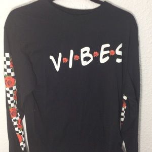 🖤black long sleeve shirt with checkered roses🖤